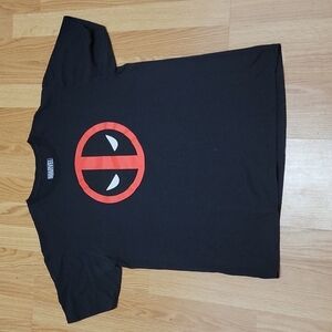 Marvel Deadpool men's large shirt EUC